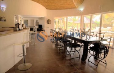 NGUERIGNE : Villa Afro-Contemporaine à vendre – Charme, Espace et Sérénité