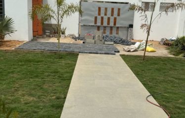 SALY : Villa contemporaine et sa dépendance avec piscine à vendre BV459