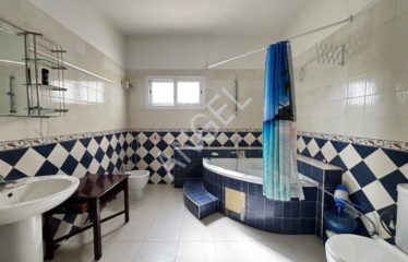 DAKAR MERMOZ : Villa sise à Fenêtre Mermoz de 170m2 à louer