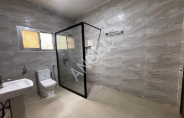 DAKAR HANN : Grande villa de 300m² aux Maristes à louer