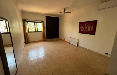 DAKAR MAMELLES : Très belle villa avec jardin à louer