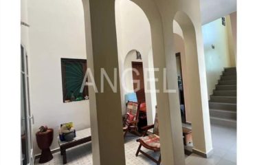 DAKAR SCAT URBAM : Très belle Villa R+1 à vendre sur un terrain de 200m2