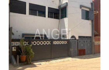 DAKAR SCAT URBAM : Très belle Villa R+1 à vendre sur un terrain de 200m2