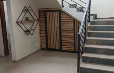 SALY : Villa contemporaine 6 chambres avec piscine en location saisonnière