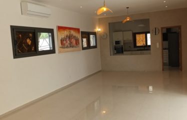 NGAPAROU : Villa contemporaine neuve 4 chambres avec piscine à vendre