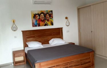 NGAPAROU : Villa contemporaine neuve 4 chambres avec piscine à vendre