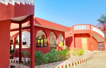 WARANG : Propriété composée de 2 petites villas à vendre