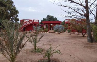 WARANG : Propriété composée de 2 petites villas à vendre