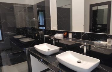 NGUERIGNE : Belle villa moderne non meublée avec piscine à louer