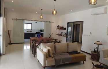 NGUERIGNE : Belle villa moderne non meublée avec piscine à louer