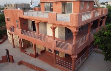 TOUBAB DIALAW : Villa luxueuse à louer