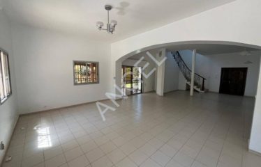 DAKAR ALMADIES : Villa à louer 4 chambres