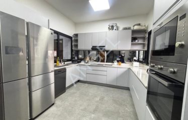 DAKAR ALAMDIES : Bel appartement meublé spacieux et lumineux à louer