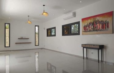 NGAPAROU : Villa neuve R+1 à vendre meublée