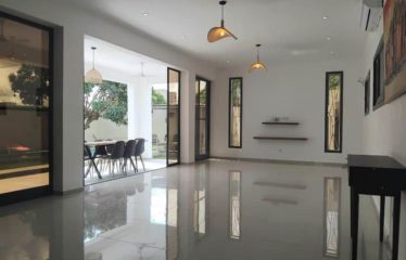 NGAPAROU : Villa neuve R+1 à vendre meublée