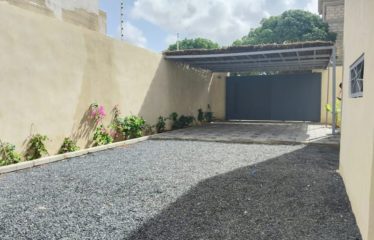 NGAPAROU : Villa neuve R+1 à vendre meublée