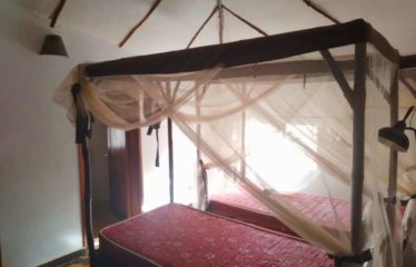 NGAPAROU : Villa à louer avec dépendance 4ème ligne de la mer