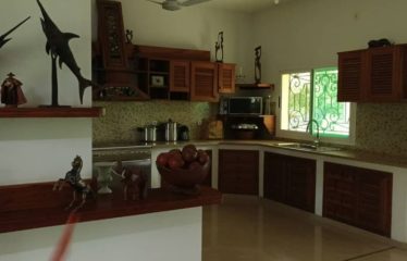 NGUERIGNE : Villa originale de 5 chambres avec piscine à vendre