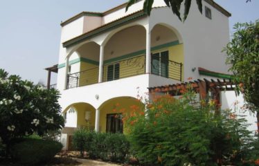 NGUERIGNE : Villa originale de 5 chambres avec piscine à vendre