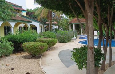 NGUERIGNE : Villa originale de 5 chambres avec piscine à vendre