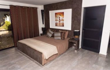 NGUERIGNE : Villa contemporaine plain pied 4 chambres avec piscine à vendre