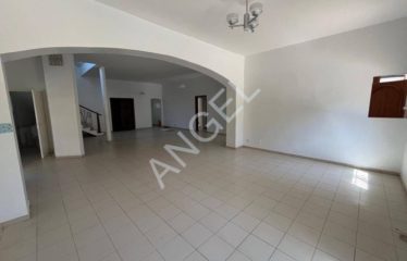 DAKAR ALMADIES : Villa à louer 4 chambres