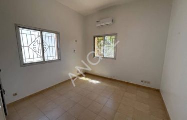 DAKAR ALMADIES : Villa à louer 4 chambres