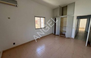 DAKAR ALMADIES : Villa à louer 4 chambres