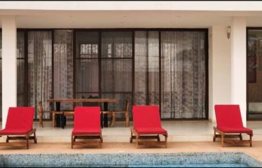 NGUÉRIGNE : Villa standing 4 chambres avec piscine à louer