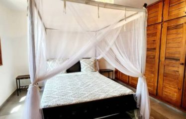 NIANING : Villa 5 chambres avec piscine au bord de la lagune à louer