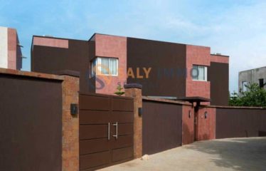 NGAPAROU : Villa contemporaine en résidence Allée des Milliardaires à vendre