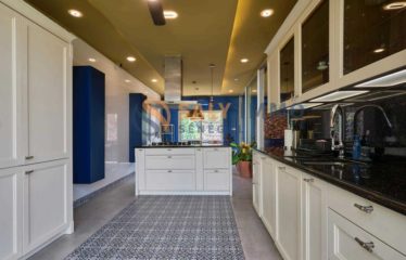 NGAPAROU : Villa contemporaine en résidence Allée des Milliardaires à vendre