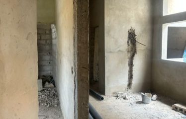 SANGALKAM : Maison a vendre en finition – Titre foncier