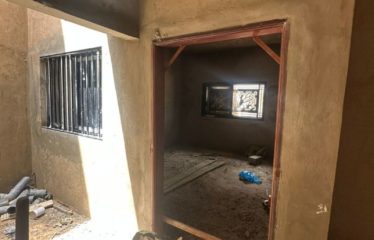 SANGALKAM : Maison a vendre en finition – Titre foncier