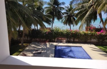 SALY : Villa pieds dans l’eau 6 chambres avec piscine à vendre