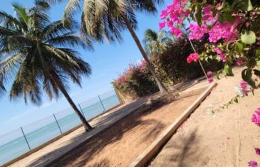 SALY : Villa pieds dans l’eau 6 chambres avec piscine à vendre