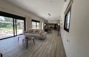 NGAPAROU : Superbe villa à vendre proche Piste des Milliardaires