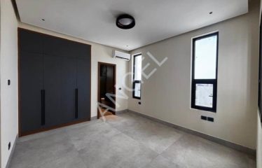 DAKAR MAMELLES : Beau, spacieux et lumineux appartement F4 à louer