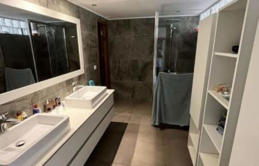 SALY : Appartement à louer pied dans l’eau – Terrasse panoramique