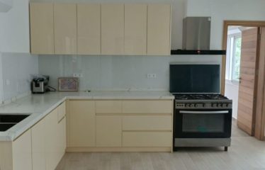 SOMONE : Villa contemporaine plain pied 4 chambres avec piscine à louer
