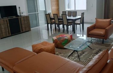 SOMONE : Villa contemporaine plain pied 4 chambres avec piscine à louer