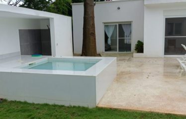 SOMONE : Villa contemporaine plain pied 4 chambres avec piscine à louer