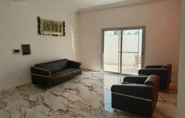 NGAPAROU : Villa R+1 5 chambres avec piscine à vendre
