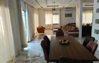 NGAPAROU : Villa R+1 5 chambres avec piscine à vendre