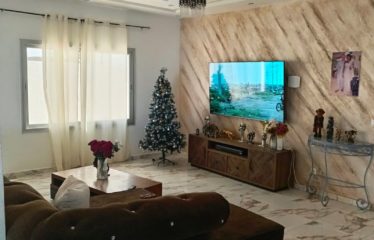 NGAPAROU : Villa R+1 5 chambres avec piscine à vendre