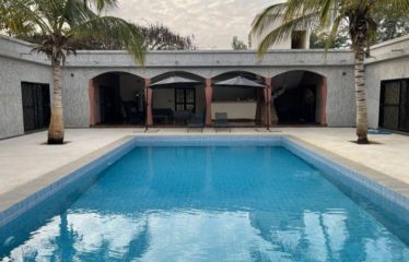 NGUÉRIGNE : Luxueuse Villa de 1 704 m² à vendre