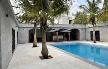 NGUÉRIGNE : Luxueuse Villa de 1 704 m² à vendre