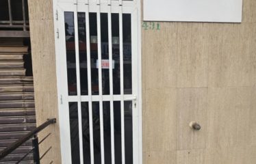 DAKAR PLATEAU : Local Commercial 90 m2 à louer – Emplacement Premium