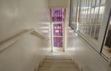 DAKAR PLATEAU : Local Commercial 90 m2 à louer – Emplacement Premium