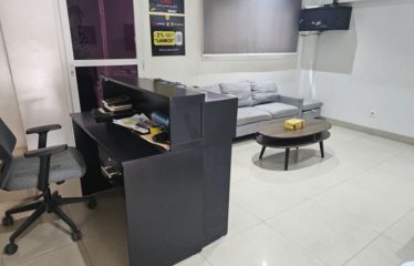 DAKAR PLATEAU : Local Commercial 90 m2 à louer – Emplacement Premium